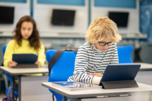 Lee más sobre el artículo La Internet de las Cosas (IoT) en el aula: Creando entornos de aprendizaje inteligentes.